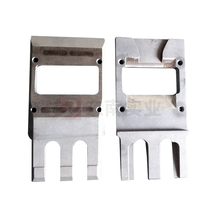 Ultrasonic testing wear-resistant plate